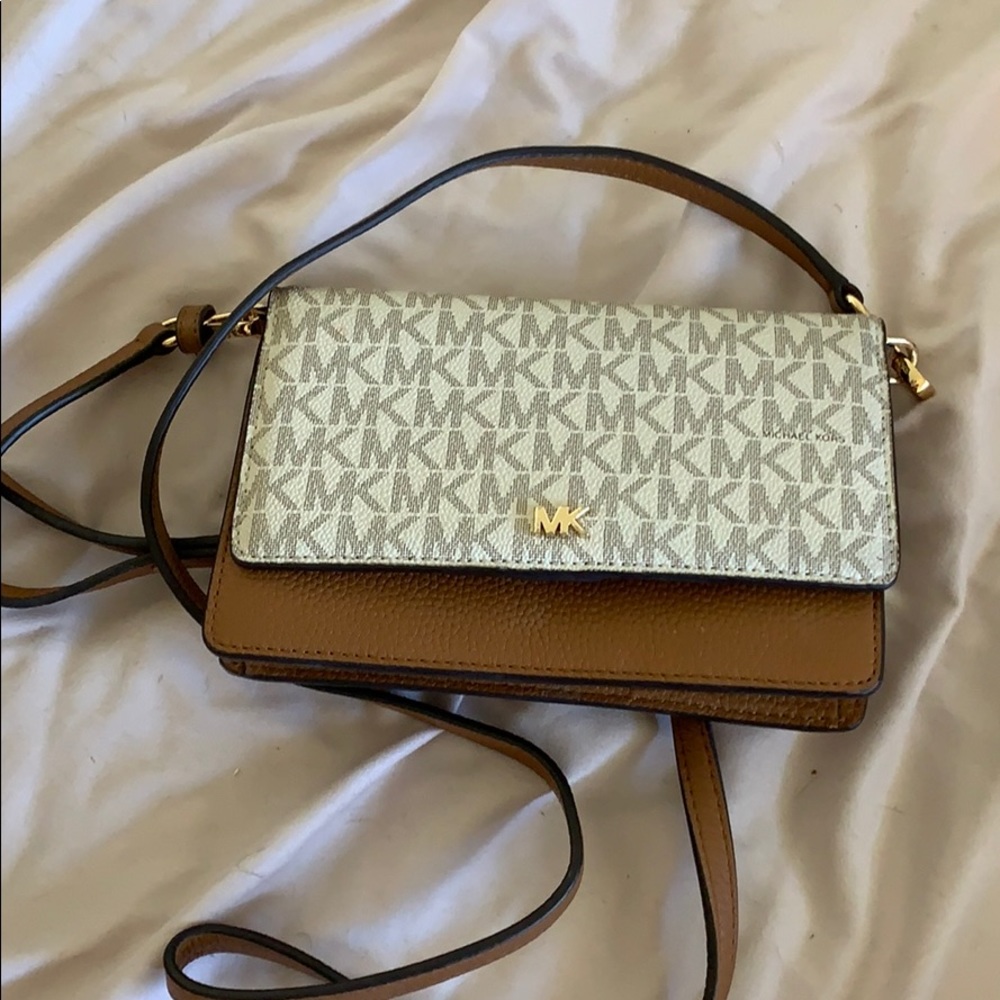 MICHAEL KORS CROSSBODY